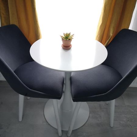 Ivy Boutique Apartment Brasov Bagian luar foto